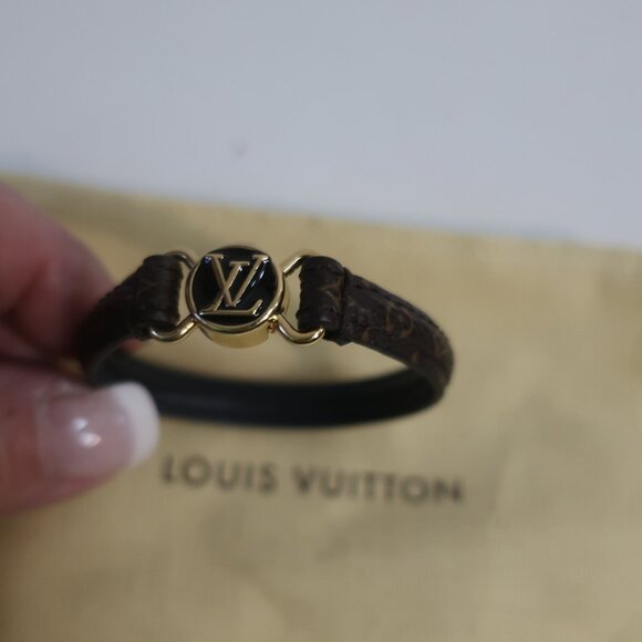 Authentic Louis Vuitton M8026 BC0223 Brown Gold LV Monogram Clic IT Bracelet - Picture 4 of 10